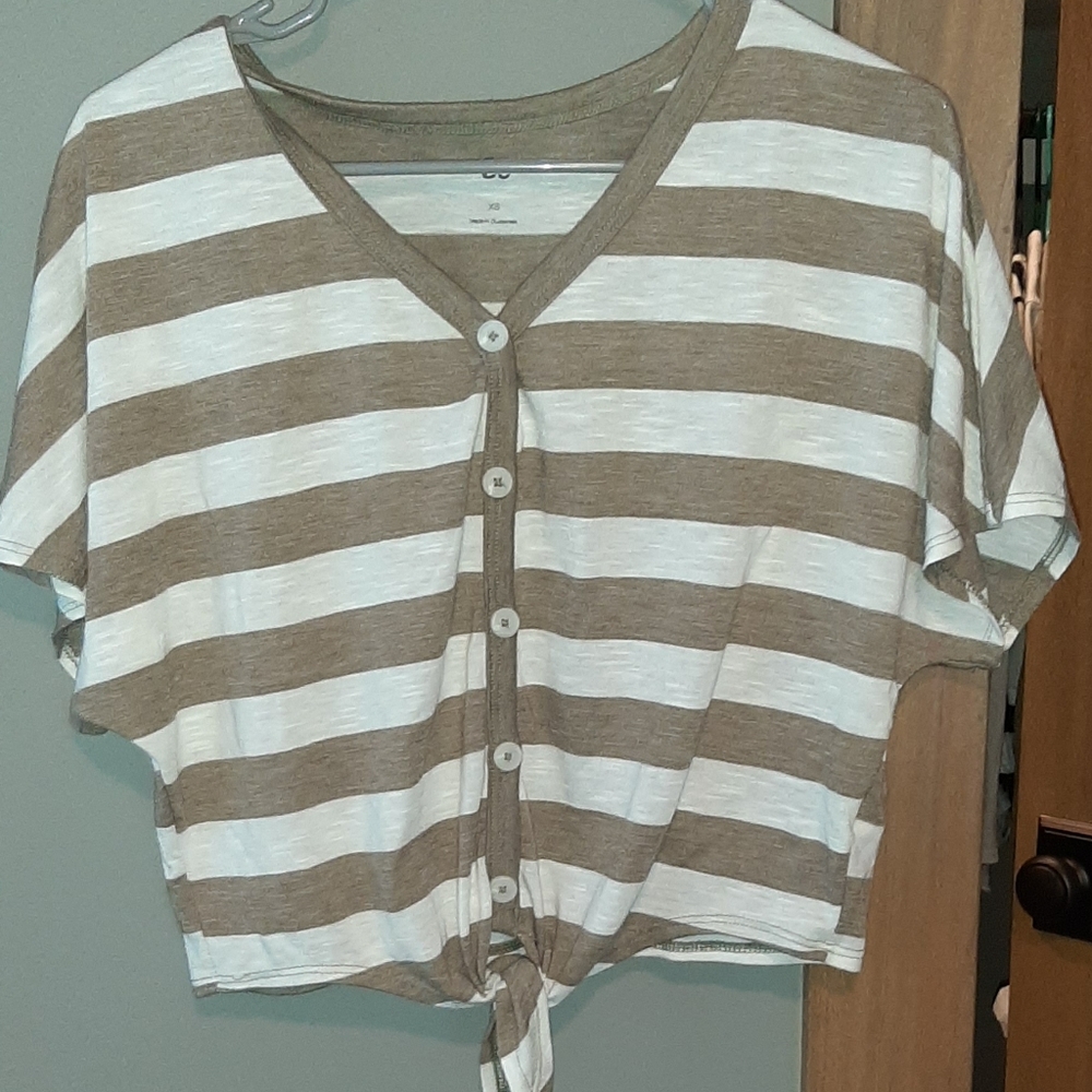 Tie front button up crop top